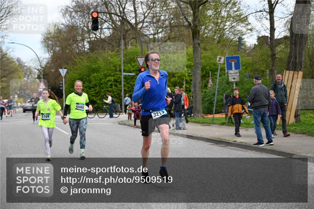 12.04.2026 - 45. Internationalen Wilhelmsburger Insellauf J. Mangold http://msf.ph/oto/9509519 12.04.2026 12:57:43 Ziel 5322, 5129, 3190, 5736, 3189, 5847, 3439, 5232, 5277, 3863, 4887, 4938, 3213, 2447, 5211, 4968, 2707, 5169, 5214, 4955, 3396, 5228, 5689, 2771, 5228, 5689, 2771, 5687, 2058, 3152, 4535, 5260, 2493, 2550, 3479 meine-sportfotos.de