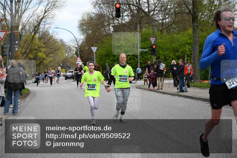 12.04.2026 - 45. Internationalen Wilhelmsburger Insellauf J. Mangold http://msf.ph/oto/9509522 12.04.2026 12:57:44 Ziel 5129, 3190, 5736, 3189, 5847, 3439, 5232, 5277, 3863, 4887, 4938, 3213, 2447, 5211, 5211, 4968, 2707, 5169, 5214, 4955, 3396, 5228, 5689, 2771, 5687, 5687, 2058, 3152, 4535, 5260, 2493, 2550, 3479, 4873 meine-sportfotos.de
