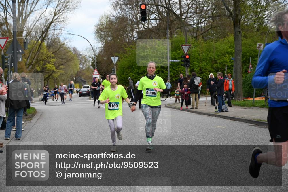 12.04.2026 - 45. Internationalen Wilhelmsburger Insellauf J. Mangold http://msf.ph/oto/9509523 12.04.2026 12:57:44 Ziel 5129, 3190, 5736, 3189, 5847, 3439, 5232, 5277, 3863, 4887, 4938, 3213, 2447, 5211, 5211, 4968, 2707, 5169, 5214, 4955, 3396, 5228, 5689, 2771, 5687, 5687, 2058, 3152, 4535, 5260, 2493, 2550, 3479, 4873 meine-sportfotos.de