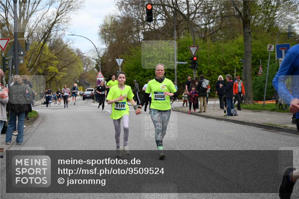 12.04.2026 - 45. Internationalen Wilhelmsburger Insellauf J. Mangold http://msf.ph/oto/9509524 12.04.2026 12:57:44 Ziel 5129, 3190, 5736, 3189, 5847, 3439, 5232, 5277, 3863, 4887, 4938, 3213, 2447, 5211, 5211, 4968, 2707, 5169, 5214, 4955, 3396, 5228, 5689, 2771, 5687, 5687, 2058, 3152, 4535, 5260, 2493, 2550, 3479, 4873 meine-sportfotos.de