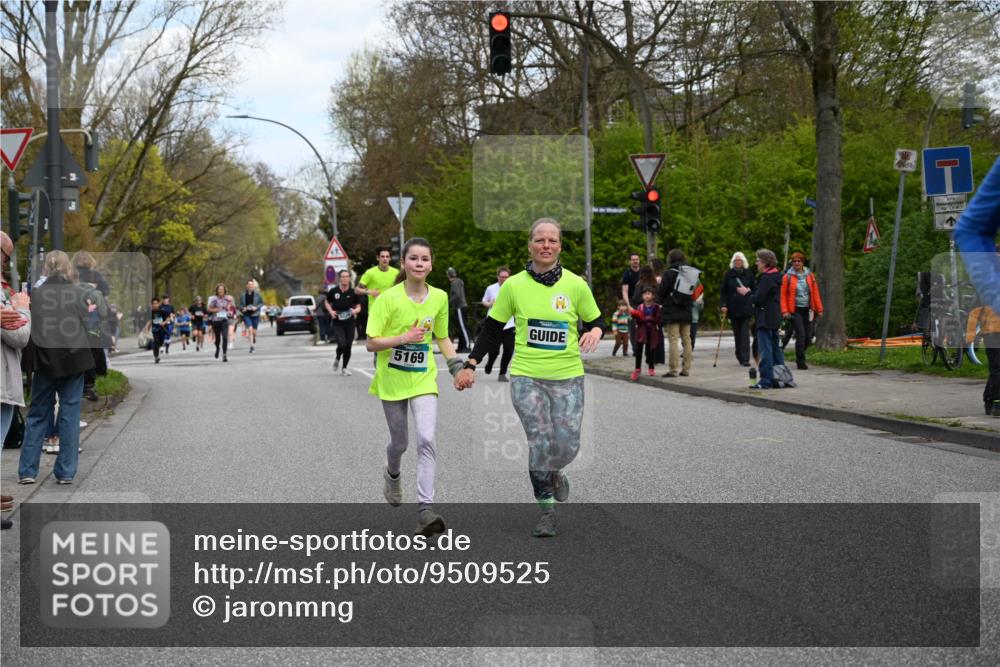 12.04.2026 - 45. Internationalen Wilhelmsburger Insellauf J. Mangold http://msf.ph/oto/9509525 12.04.2026 12:57:44 Ziel 5129, 3190, 5736, 3189, 5847, 3439, 5232, 5277, 3863, 4887, 4938, 3213, 2447, 5211, 5211, 4968, 2707, 5169, 5214, 4955, 3396, 5228, 5689, 2771, 5687, 5687, 2058, 3152, 4535, 5260, 2493, 2550, 3479, 4873 meine-sportfotos.de