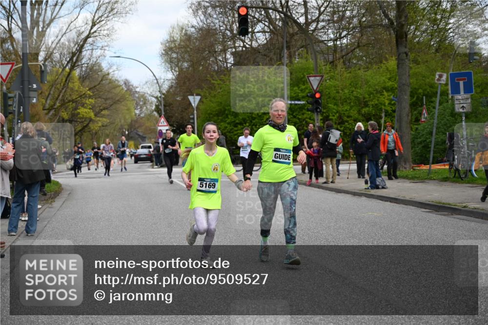 12.04.2026 - 45. Internationalen Wilhelmsburger Insellauf J. Mangold http://msf.ph/oto/9509527 12.04.2026 12:57:44 Ziel 5129, 3190, 5736, 3189, 5847, 3439, 5232, 5277, 3863, 4887, 4938, 3213, 2447, 5211, 5211, 4968, 2707, 5169, 5214, 4955, 3396, 5228, 5689, 2771, 5687, 5687, 2058, 3152, 4535, 5260, 2493, 2550, 3479, 4873 meine-sportfotos.de