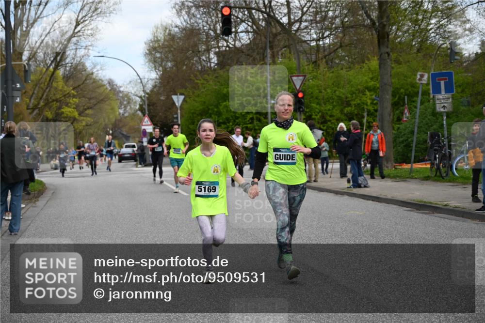 12.04.2026 - 45. Internationalen Wilhelmsburger Insellauf J. Mangold http://msf.ph/oto/9509531 12.04.2026 12:57:45 Ziel 5129, 3190, 5736, 3189, 5847, 3439, 5232, 5277, 3863, 4887, 4938, 3213, 2447, 5211, 4968, 2707, 4968, 2707, 5169, 5214, 4955, 3396, 5228, 5689, 2771, 5687, 2058, 3152, 4535, 5260, 2493, 2550, 3479, 4873 meine-sportfotos.de