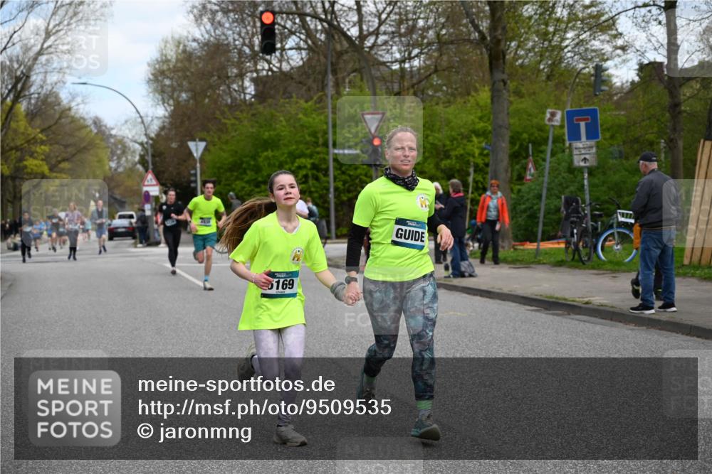 12.04.2026 - 45. Internationalen Wilhelmsburger Insellauf J. Mangold http://msf.ph/oto/9509535 12.04.2026 12:57:45 Ziel 5129, 3190, 5736, 3189, 5847, 3439, 5232, 5277, 3863, 4887, 4938, 3213, 2447, 5211, 4968, 2707, 4968, 2707, 5169, 5214, 4955, 3396, 5228, 5689, 2771, 5687, 2058, 3152, 4535, 5260, 2493, 2550, 3479, 4873 meine-sportfotos.de