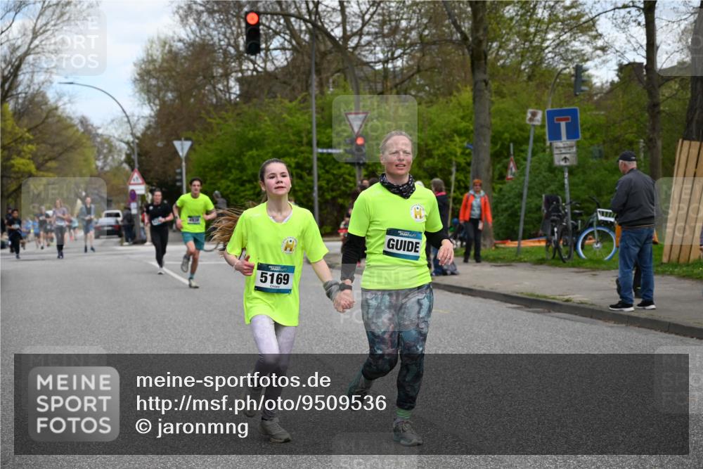 12.04.2026 - 45. Internationalen Wilhelmsburger Insellauf J. Mangold http://msf.ph/oto/9509536 12.04.2026 12:57:45 Ziel 5129, 3190, 5736, 3189, 5847, 3439, 5232, 5277, 3863, 4887, 4938, 3213, 2447, 5211, 4968, 2707, 4968, 2707, 5169, 5214, 4955, 3396, 5228, 5689, 2771, 5687, 2058, 3152, 4535, 5260, 2493, 2550, 3479, 4873 meine-sportfotos.de
