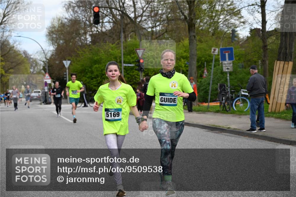 12.04.2026 - 45. Internationalen Wilhelmsburger Insellauf J. Mangold http://msf.ph/oto/9509538 12.04.2026 12:57:45 Ziel 5129, 3190, 5736, 3189, 5847, 3439, 5232, 5277, 3863, 4887, 4938, 3213, 2447, 5211, 4968, 2707, 4968, 2707, 5169, 5214, 4955, 3396, 5228, 5689, 2771, 5687, 2058, 3152, 4535, 5260, 2493, 2550, 3479, 4873 meine-sportfotos.de