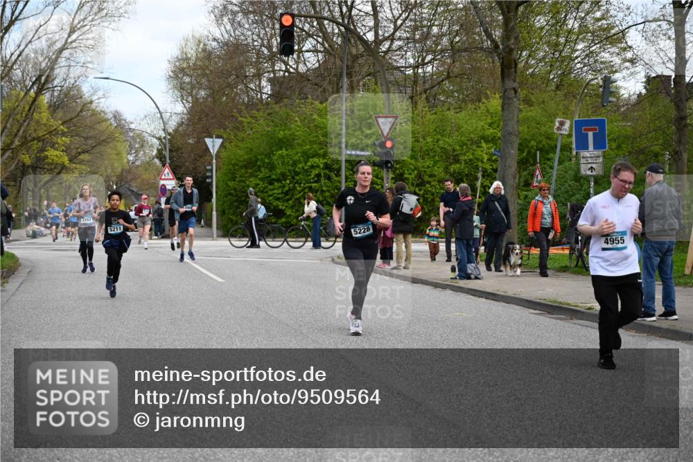 12.04.2026 - 45. Internationalen Wilhelmsburger Insellauf J. Mangold http://msf.ph/oto/9509564 12.04.2026 12:57:50 Ziel 5736, 3189, 5847, 3439, 5232, 5277, 3863, 4887, 4938, 3213, 2447, 5211, 4968, 2707, 5169, 5214, 5214, 4955, 3396, 5228, 5689, 2771, 5687, 2058, 3152, 4535, 5260, 2493, 2550, 3479, 3479, 4873 meine-sportfotos.de