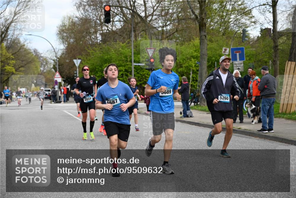 12.04.2026 - 45. Internationalen Wilhelmsburger Insellauf J. Mangold http://msf.ph/oto/9509632 12.04.2026 12:58:03 Ziel 5211, 4968, 2707, 5169, 5214, 4955, 3396, 5228, 5689, 2771, 5687, 2058, 3152, 4535, 5260, 2493, 2550, 3479, 4873, 4344, 3889, 3309, 5613, 3525, 5422, 3088, 3255 meine-sportfotos.de