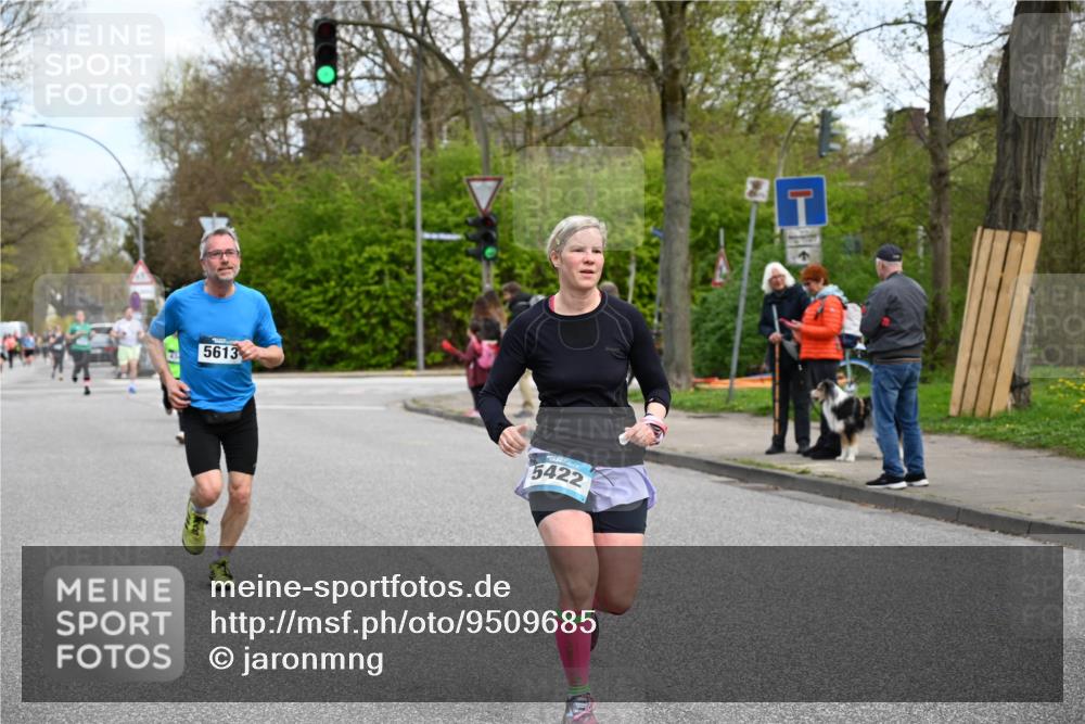 12.04.2026 - 45. Internationalen Wilhelmsburger Insellauf J. Mangold http://msf.ph/oto/9509685 12.04.2026 12:58:17 Ziel 4955, 3396, 5228, 5689, 2771, 5687, 2058, 3152, 4535, 5260, 2493, 2550, 3479, 4873, 4344, 3889, 3309, 3309, 5613, 3525, 5422, 3088, 3255, 5174, 5846, 3286, 3623, 4822 meine-sportfotos.de