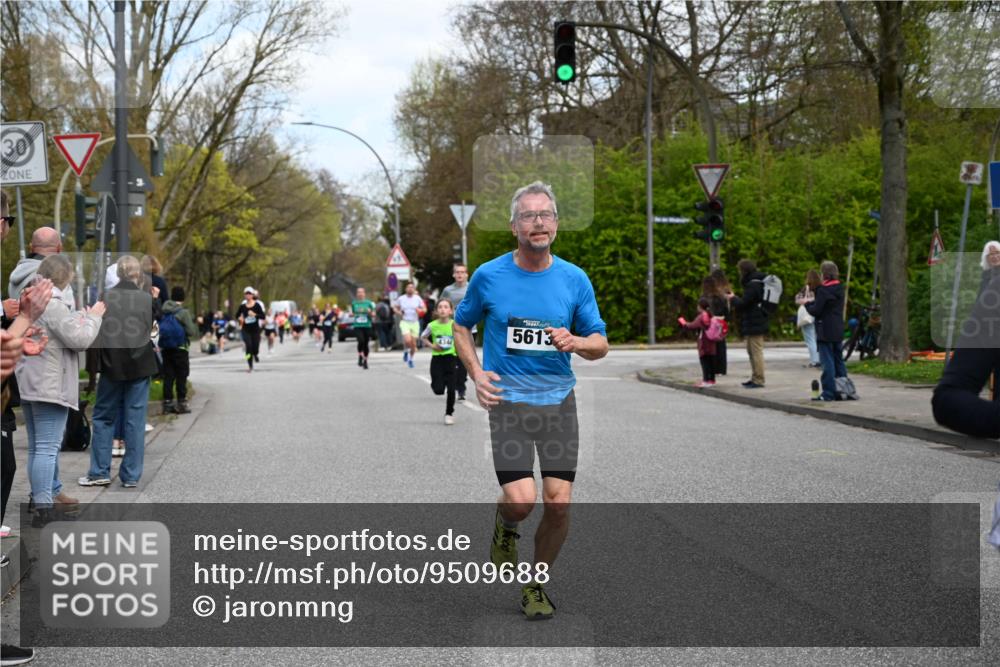 12.04.2026 - 45. Internationalen Wilhelmsburger Insellauf J. Mangold http://msf.ph/oto/9509688 12.04.2026 12:58:18 Ziel 3396, 5228, 5689, 2771, 5687, 2058, 3152, 4535, 5260, 2493, 2550, 3479, 4873, 4344, 3889, 3309, 5613, 3525, 5613, 3525, 5422, 3088, 3255, 5174, 5846, 3286, 3623, 4822, 2015 meine-sportfotos.de
