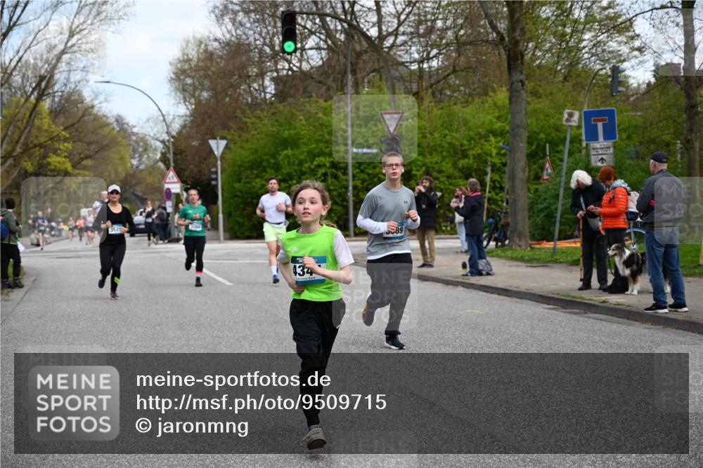 12.04.2026 - 45. Internationalen Wilhelmsburger Insellauf J. Mangold http://msf.ph/oto/9509715 12.04.2026 12:58:22 Ziel 2058, 3152, 4535, 5260, 2493, 2550, 3479, 4873, 4344, 3889, 3309, 5613, 3525, 5422, 3088, 3255, 5174, 5846, 5846, 3286, 3623, 4822, 2015, 3926 meine-sportfotos.de