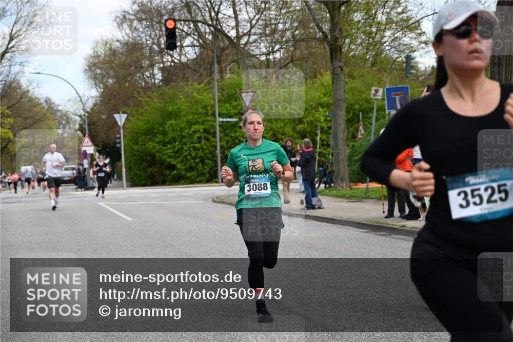 12.04.2026 - 45. Internationalen Wilhelmsburger Insellauf J. Mangold http://msf.ph/oto/9509743 12.04.2026 12:58:26 Ziel 2550, 3479, 4873, 4344, 3889, 3309, 5613, 3525, 5422, 3088, 3255, 5174, 5846, 3286, 3623, 4822, 2015, 3926, 3728, 4023, 2009, 4875, 5276 meine-sportfotos.de