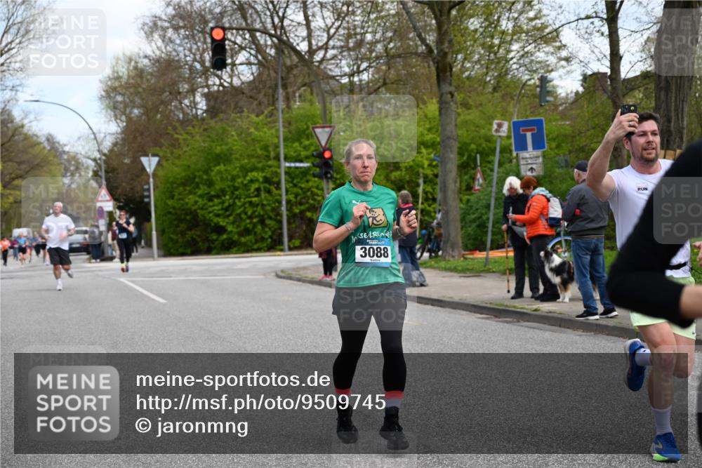 12.04.2026 - 45. Internationalen Wilhelmsburger Insellauf J. Mangold http://msf.ph/oto/9509745 12.04.2026 12:58:26 Ziel 2550, 3479, 4873, 4344, 3889, 3309, 5613, 3525, 5422, 3088, 3255, 5174, 5846, 3286, 3623, 4822, 2015, 3926, 3728, 4023, 2009, 4875, 5276 meine-sportfotos.de