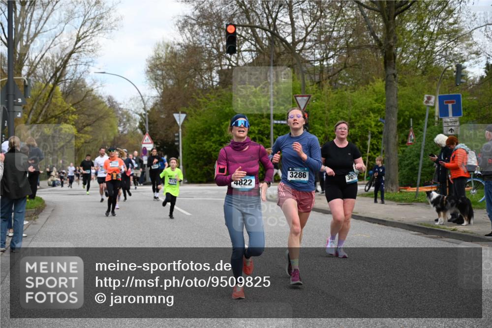 12.04.2026 - 45. Internationalen Wilhelmsburger Insellauf J. Mangold http://msf.ph/oto/9509825 12.04.2026 12:58:45 Ziel 3088, 3255, 5174, 5846, 3286, 3623, 4822, 2015, 3926, 3728, 4023, 2009, 4875, 5276, 3017, 5111, 5124, 5644, 5718, 2082, 4741, 5191, 4287, 5219, 2068, 5219, 2068, 3246, 4035, 5244, 4128, 4565, 5079, 4395, 4187 meine-sportfotos.de
