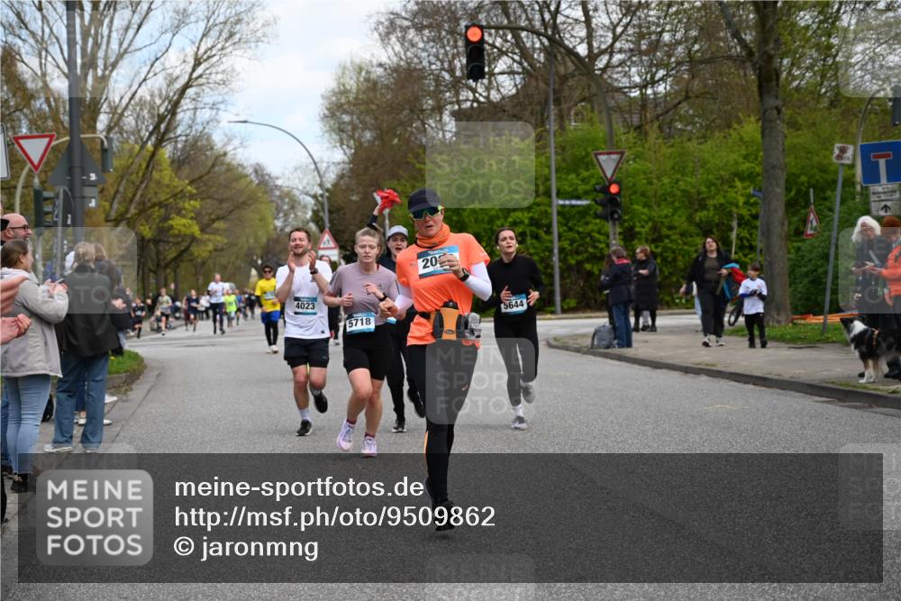 12.04.2026 - 45. Internationalen Wilhelmsburger Insellauf J. Mangold http://msf.ph/oto/9509862 12.04.2026 12:58:50 Ziel 3255, 5174, 5846, 3286, 3623, 4822, 2015, 3926, 3728, 4023, 2009, 4875, 5276, 5276, 3017, 5111, 5124, 5644, 5718, 2082, 4741, 5191, 4287, 5219, 2068, 3246, 4035, 5244, 4128, 4565, 4565, 5079, 4395, 4187, 5067, 2069, 4761, 5179, 3192, 5635, 4917 meine-sportfotos.de