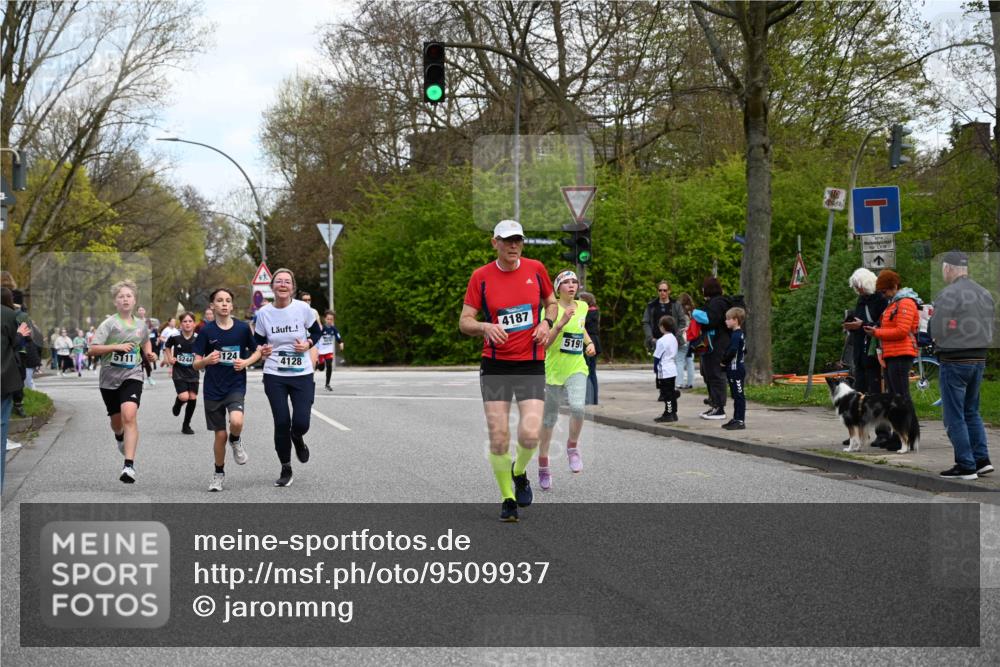 12.04.2026 - 45. Internationalen Wilhelmsburger Insellauf J. Mangold http://msf.ph/oto/9509937 12.04.2026 12:59:01 Ziel 3286, 3623, 4822, 2015, 3926, 3728, 4023, 2009, 4875, 5276, 3017, 5111, 5124, 5644, 5718, 2082, 4741, 5191, 4287, 5219, 2068, 3246, 4035, 5244, 4128, 4565, 5079, 4395, 4187, 5067, 2069, 4761, 5179, 3192, 5179, 3192, 5635, 4917, 4171, 4170, 5011, 4781, 4872, 4581, 5338, 5339 meine-sportfotos.de