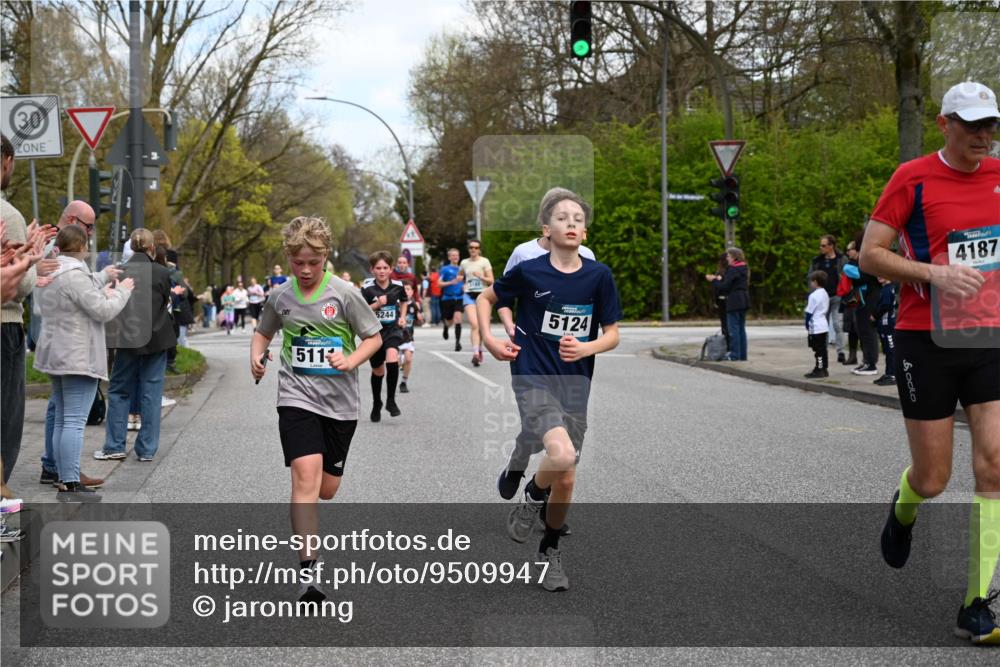 12.04.2026 - 45. Internationalen Wilhelmsburger Insellauf J. Mangold http://msf.ph/oto/9509947 12.04.2026 12:59:03 Ziel 4822, 2015, 3926, 3728, 4023, 2009, 4875, 5276, 3017, 5111, 5124, 5644, 5718, 2082, 4741, 5191, 4287, 5219, 2068, 3246, 4035, 5244, 4128, 4565, 5079, 5079, 4395, 4187, 5067, 2069, 4761, 5179, 3192, 5635, 4917, 4171, 4170, 4171, 4170, 5011, 4781, 4872, 4581, 5338, 5339, 2006, 4096, 5081 meine-sportfotos.de