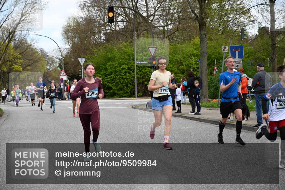 12.04.2026 - 45. Internationalen Wilhelmsburger Insellauf J. Mangold http://msf.ph/oto/9509984 12.04.2026 12:59:09 Ziel 3728, 4023, 2009, 4875, 5276, 3017, 5111, 5124, 5644, 5718, 2082, 4741, 5191, 4287, 5219, 2068, 3246, 4035, 5244, 4128, 4565, 5079, 4395, 4187, 5067, 2069, 4761, 5179, 3192, 5635, 4917, 4171, 4170, 5011, 4781, 4872, 4581, 4872, 4581, 5338, 5339, 2006, 4096, 5081, 4623, 4620, 3999 meine-sportfotos.de