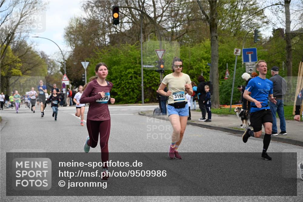 12.04.2026 - 45. Internationalen Wilhelmsburger Insellauf J. Mangold http://msf.ph/oto/9509986 12.04.2026 12:59:09 Ziel 3728, 4023, 2009, 4875, 5276, 3017, 5111, 5124, 5644, 5718, 2082, 4741, 5191, 4287, 5219, 2068, 3246, 4035, 5244, 4128, 4565, 5079, 4395, 4187, 5067, 2069, 4761, 5179, 3192, 5635, 4917, 4171, 4170, 5011, 4781, 4872, 4581, 4872, 4581, 5338, 5339, 2006, 4096, 5081, 4623, 4620, 3999 meine-sportfotos.de