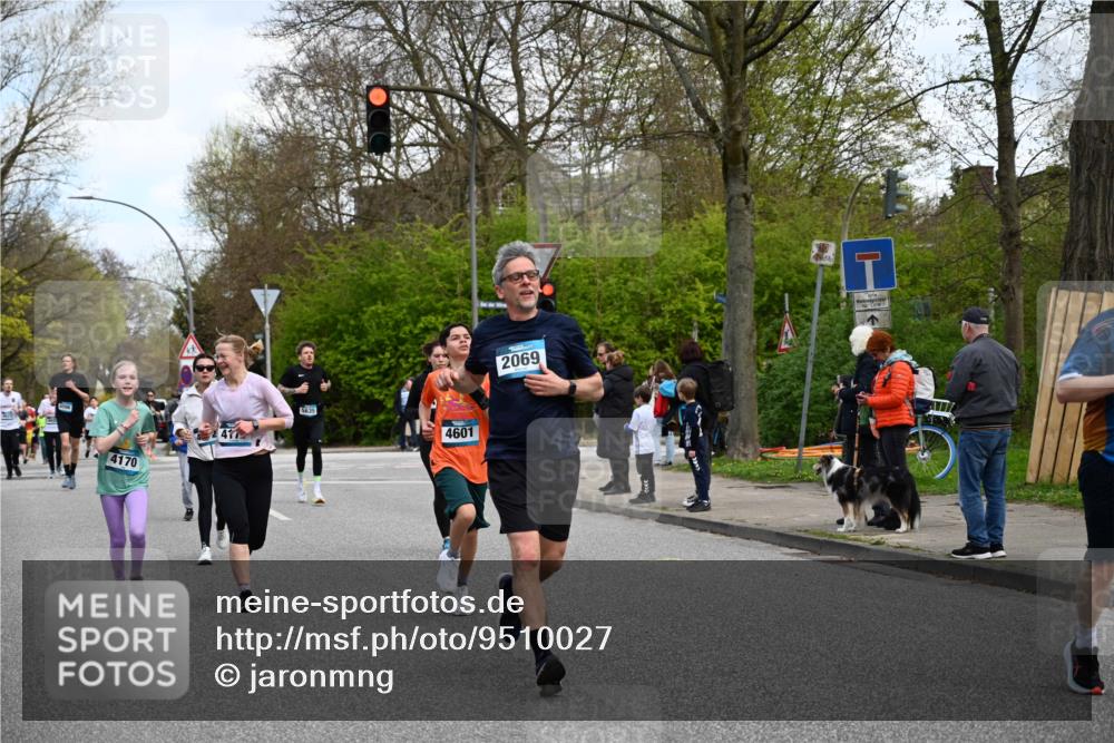 12.04.2026 - 45. Internationalen Wilhelmsburger Insellauf J. Mangold http://msf.ph/oto/9510027 12.04.2026 12:59:17 Ziel 3017, 5111, 5124, 5644, 5718, 2082, 4741, 5191, 4287, 5219, 2068, 3246, 4035, 5244, 4128, 4565, 5079, 4395, 4187, 5067, 2069, 4761, 5179, 3192, 5635, 4917, 4171, 4170, 5011, 4781, 4872, 4581, 5338, 5339, 2006, 4096, 5081, 4623, 4623, 4620, 3999, 5183, 5863, 5550, 5074, 5467, 3972 meine-sportfotos.de