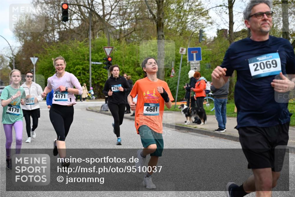 12.04.2026 - 45. Internationalen Wilhelmsburger Insellauf J. Mangold http://msf.ph/oto/9510037 12.04.2026 12:59:18 Ziel 5111, 5124, 5644, 5718, 2082, 4741, 5191, 4287, 5219, 2068, 3246, 4035, 5244, 4128, 4565, 5079, 4395, 4187, 5067, 2069, 4761, 5179, 3192, 5635, 4917, 4171, 4170, 5011, 5011, 4781, 4872, 4581, 5338, 5339, 2006, 4096, 5081, 4623, 4620, 4620, 3999, 5183, 5863, 5550, 5074, 5467, 3972, 2984 meine-sportfotos.de