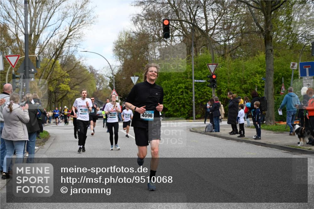 12.04.2026 - 45. Internationalen Wilhelmsburger Insellauf J. Mangold http://msf.ph/oto/9510068 12.04.2026 12:59:24 Ziel 5244, 4128, 4565, 5079, 4395, 4187, 5067, 2069, 4761, 5179, 3192, 5635, 4917, 4171, 4170, 5011, 4781, 4872, 4581, 5338, 5339, 2006, 4096, 5081, 4623, 4620, 3999, 5183, 5863, 5863, 5550, 5074, 5467, 3972, 2984, 2063, 2735, 5657, 4782, 2117 meine-sportfotos.de