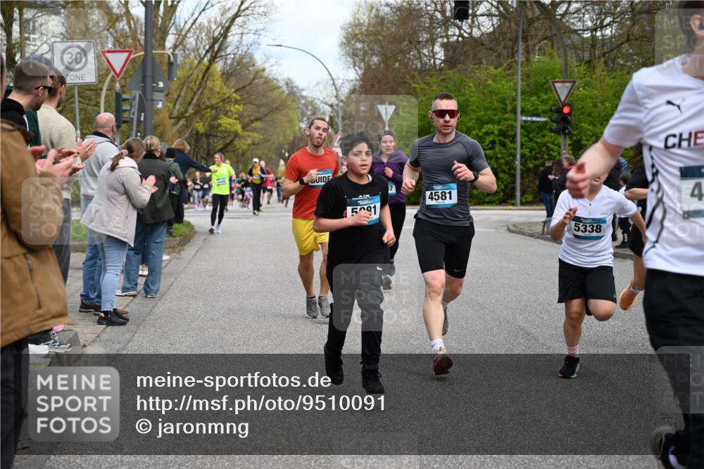 12.04.2026 - 45. Internationalen Wilhelmsburger Insellauf J. Mangold http://msf.ph/oto/9510091 12.04.2026 12:59:29 Ziel 4395, 4187, 5067, 2069, 4761, 5179, 3192, 5635, 4917, 4171, 4170, 5011, 4781, 4872, 4581, 5338, 5339, 2006, 4096, 5081, 4623, 4623, 4620, 3999, 5183, 5863, 5550, 5074, 5467, 3972, 3972, 2984, 2063, 2735, 5657, 4782, 2117, 2683, 4983, 3403, 4530, 5107, 5120, 2291, 5104, 5670, 5145, 5669 meine-sportfotos.de