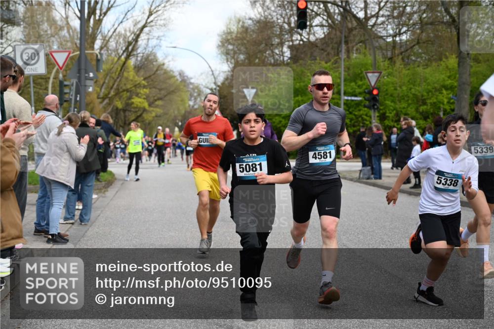 12.04.2026 - 45. Internationalen Wilhelmsburger Insellauf J. Mangold http://msf.ph/oto/9510095 12.04.2026 12:59:29 Ziel 4395, 4187, 5067, 2069, 4761, 5179, 3192, 5635, 4917, 4171, 4170, 5011, 4781, 4872, 4581, 5338, 5339, 2006, 4096, 5081, 4623, 4623, 4620, 3999, 5183, 5863, 5550, 5074, 5467, 3972, 3972, 2984, 2063, 2735, 5657, 4782, 2117, 2683, 4983, 3403, 4530, 5107, 5120, 2291, 5104, 5670, 5145, 5669 meine-sportfotos.de