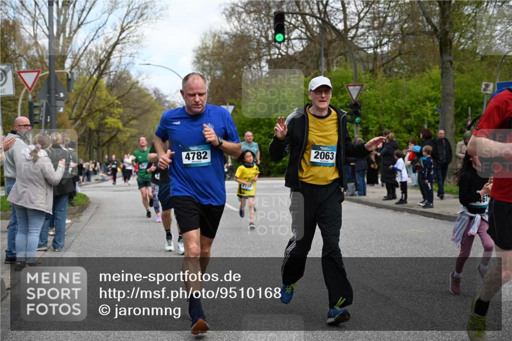 12.04.2026 - 45. Internationalen Wilhelmsburger Insellauf J. Mangold http://msf.ph/oto/9510168 12.04.2026 12:59:41 Ziel 5011, 4781, 4872, 4581, 5338, 5339, 2006, 4096, 5081, 4623, 4620, 3999, 5183, 5863, 5550, 5074, 5467, 3972, 3972, 2984, 2063, 2735, 5657, 4782, 2117, 2683, 4983, 3403, 4530, 5107, 5120, 2291, 5104, 5670, 5145, 5669, 2291, 5104, 5670, 5145, 5669, 3212, 3167, 3318, 3314, 3165, 4698, 4962, 5798, 4074, 5828 meine-sportfotos.de