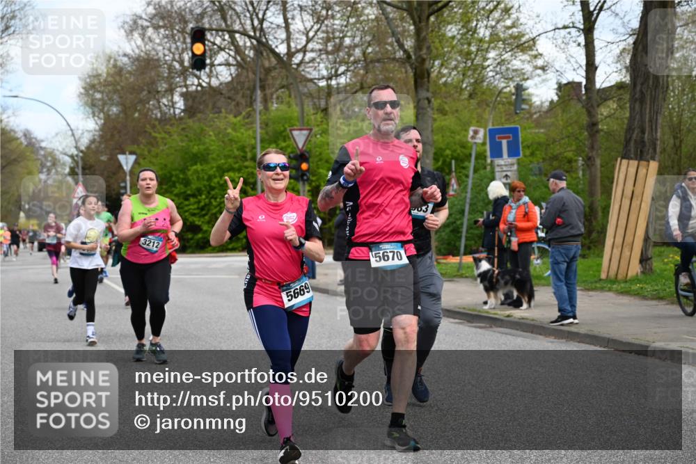 12.04.2026 - 45. Internationalen Wilhelmsburger Insellauf J. Mangold http://msf.ph/oto/9510200 12.04.2026 12:59:52 Ziel 4623, 4620, 3999, 5183, 5863, 5550, 5074, 5467, 3972, 2984, 2063, 2735, 5657, 4782, 2117, 2683, 4983, 3403, 4530, 5107, 5120, 4530, 5107, 5120, 2291, 5104, 5670, 5145, 5669, 3212, 3167, 3318, 3314, 3165, 4698, 4962, 5798, 4074, 5828, 5610, 5083, 4410, 3378 meine-sportfotos.de