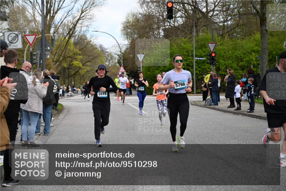 12.04.2026 - 45. Internationalen Wilhelmsburger Insellauf J. Mangold http://msf.ph/oto/9510298 12.04.2026 13:00:07 Ziel 2984, 2063, 2735, 5657, 4782, 2117, 2683, 4983, 3403, 4530, 5107, 5120, 2291, 5104, 5670, 5145, 5669, 3212, 3167, 3318, 3314, 3165, 4698, 4962, 5798, 4074, 5828, 5610, 5083, 5083, 4410, 3378, 5012, 2303, 4997, 4397, 5854, 5737 meine-sportfotos.de