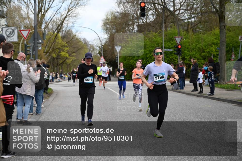12.04.2026 - 45. Internationalen Wilhelmsburger Insellauf J. Mangold http://msf.ph/oto/9510301 12.04.2026 13:00:07 Ziel 2984, 2063, 2735, 5657, 4782, 2117, 2683, 4983, 3403, 4530, 5107, 5120, 2291, 5104, 5670, 5145, 5669, 3212, 3167, 3318, 3314, 3165, 4698, 4962, 5798, 4074, 5828, 5610, 5083, 5083, 4410, 3378, 5012, 2303, 4997, 4397, 5854, 5737 meine-sportfotos.de