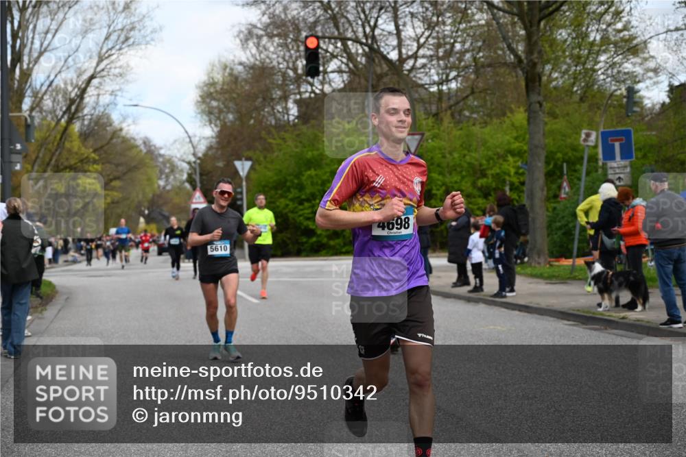12.04.2026 - 45. Internationalen Wilhelmsburger Insellauf J. Mangold http://msf.ph/oto/9510342 12.04.2026 13:00:11 Ziel 5657, 4782, 2117, 2683, 4983, 3403, 4530, 5107, 5120, 2291, 5104, 5670, 5145, 5669, 3212, 3167, 3318, 3314, 3165, 4698, 4962, 5798, 4074, 5828, 5610, 5083, 4410, 3378, 5012, 5012, 2303, 4997, 4397, 5854, 5737, 5412, 4826, 3136, 4098 meine-sportfotos.de