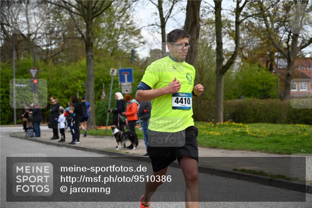 12.04.2026 - 45. Internationalen Wilhelmsburger Insellauf J. Mangold http://msf.ph/oto/9510386 12.04.2026 13:00:16 Ziel 4983, 3403, 4530, 5107, 5120, 2291, 5104, 5670, 5145, 5669, 3212, 3167, 3318, 3314, 3165, 4698, 4962, 5798, 4074, 5828, 5610, 5083, 4410, 3378, 3378, 5012, 2303, 4997, 4397, 5854, 5737, 5412, 4826, 3136, 4098, 4468, 2964, 5311, 4707 meine-sportfotos.de