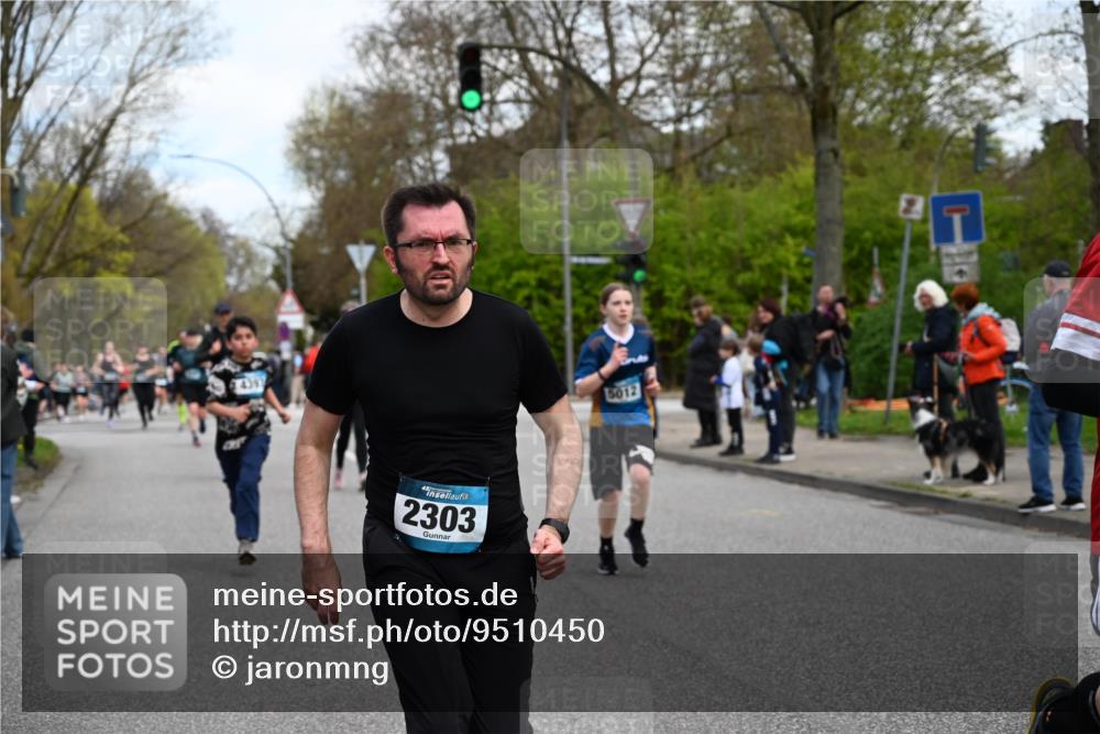12.04.2026 - 45. Internationalen Wilhelmsburger Insellauf J. Mangold http://msf.ph/oto/9510450 12.04.2026 13:00:31 Ziel 5610, 5083, 4410, 3378, 5012, 2303, 4997, 4397, 5854, 5737, 5412, 4826, 3136, 4098, 4468, 2964, 5311, 4707, 4696, 5777, 3166, 4702, 3166, 4702, 4407, 4827, 4622, 5799, 4537, 4538, 4830, 4354, 4772, 4355, 5106, 4332 meine-sportfotos.de