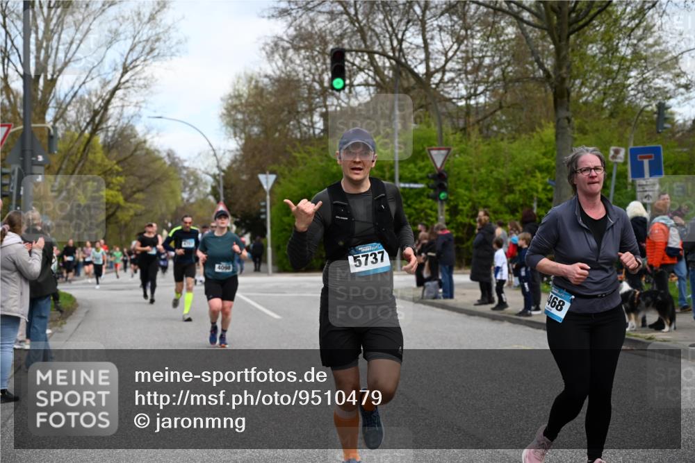 12.04.2026 - 45. Internationalen Wilhelmsburger Insellauf J. Mangold http://msf.ph/oto/9510479 12.04.2026 13:00:35 Ziel 4410, 3378, 5012, 2303, 4997, 4397, 5854, 5737, 5412, 4826, 3136, 4098, 4468, 2964, 5311, 4707, 4696, 5777, 3166, 4702, 4407, 4827, 4622, 5799, 4537, 4538, 4830, 4354, 4772, 4355, 5106, 4332, 5765, 4944, 4546, 5485 meine-sportfotos.de