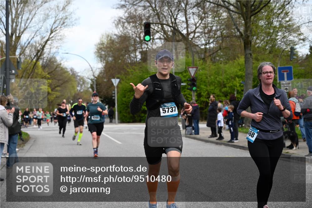 12.04.2026 - 45. Internationalen Wilhelmsburger Insellauf J. Mangold http://msf.ph/oto/9510480 12.04.2026 13:00:35 Ziel 4410, 3378, 5012, 2303, 4997, 4397, 5854, 5737, 5412, 4826, 3136, 4098, 4468, 2964, 5311, 4707, 4696, 5777, 3166, 4702, 4407, 4827, 4622, 5799, 4537, 4538, 4830, 4354, 4772, 4355, 5106, 4332, 5765, 4944, 4546, 5485 meine-sportfotos.de