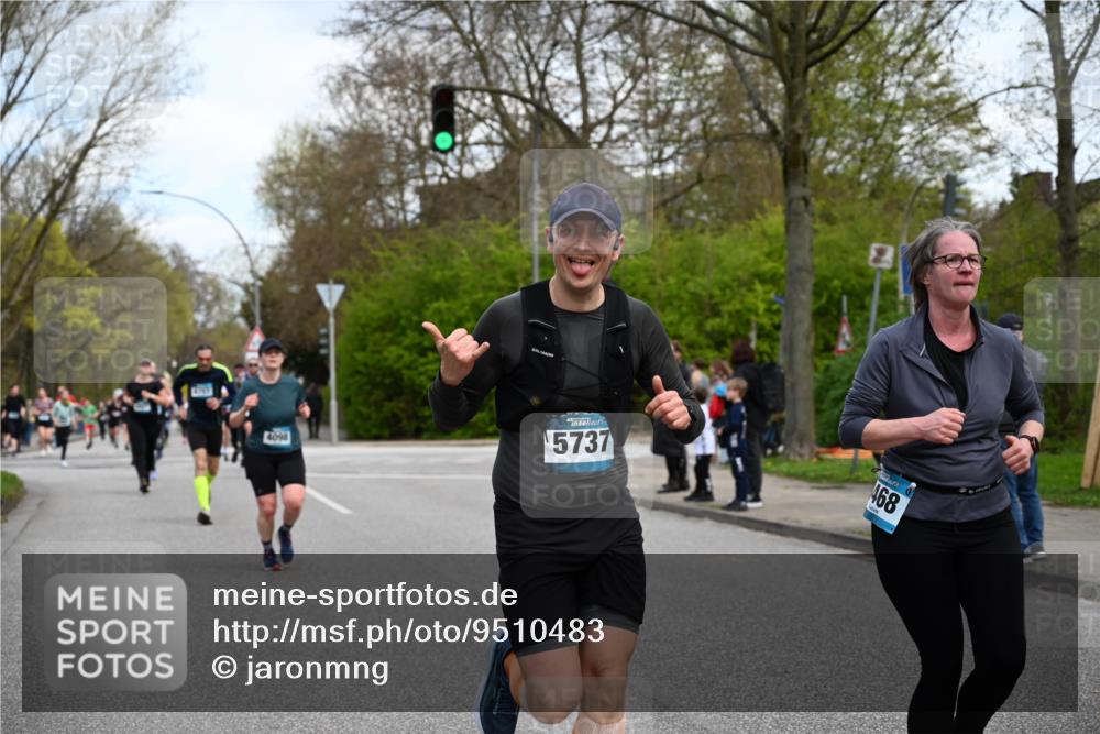 12.04.2026 - 45. Internationalen Wilhelmsburger Insellauf J. Mangold http://msf.ph/oto/9510483 12.04.2026 13:00:36 Ziel 3378, 5012, 2303, 4997, 4397, 5854, 5737, 5412, 4826, 3136, 4098, 4468, 2964, 4468, 2964, 5311, 4707, 4696, 5777, 3166, 4702, 4407, 4827, 4622, 5799, 4537, 4538, 4830, 4354, 4772, 4355, 5106, 4332, 5765, 4944, 4546, 5485, 4625, 4637, 3436 meine-sportfotos.de