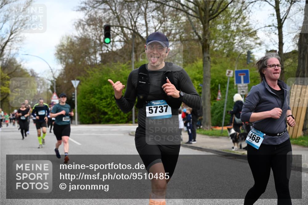 12.04.2026 - 45. Internationalen Wilhelmsburger Insellauf J. Mangold http://msf.ph/oto/9510485 12.04.2026 13:00:36 Ziel 3378, 5012, 2303, 4997, 4397, 5854, 5737, 5412, 4826, 3136, 4098, 4468, 2964, 4468, 2964, 5311, 4707, 4696, 5777, 3166, 4702, 4407, 4827, 4622, 5799, 4537, 4538, 4830, 4354, 4772, 4355, 5106, 4332, 5765, 4944, 4546, 5485, 4625, 4637, 3436 meine-sportfotos.de