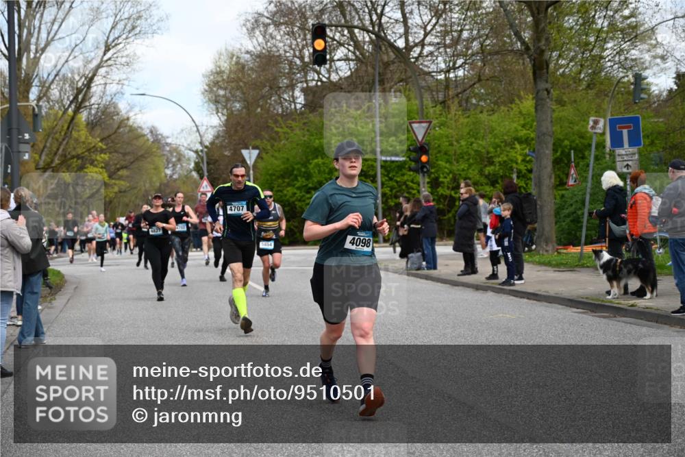 12.04.2026 - 45. Internationalen Wilhelmsburger Insellauf J. Mangold http://msf.ph/oto/9510501 12.04.2026 13:00:38 Ziel 3378, 5012, 2303, 4997, 4397, 5854, 5737, 5412, 4826, 3136, 4098, 4468, 2964, 5311, 4707, 4707, 4696, 5777, 3166, 4702, 4407, 4827, 4622, 5799, 4537, 4538, 4830, 4354, 4772, 4355, 5106, 4332, 5765, 4944, 4546, 5485, 4625, 4637, 3436, 3437, 2578, 4937 meine-sportfotos.de