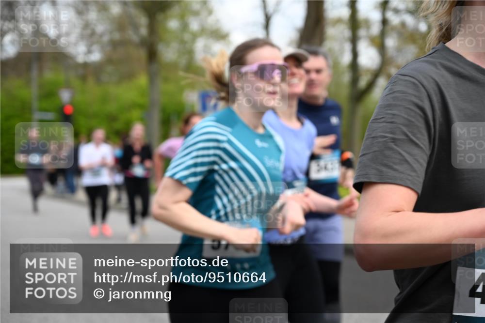 12.04.2026 - 45. Internationalen Wilhelmsburger Insellauf J. Mangold http://msf.ph/oto/9510664 12.04.2026 13:00:58 Ziel 3136, 4098, 4468, 2964, 5311, 4707, 4696, 5777, 3166, 4702, 4407, 4827, 4622, 5799, 4537, 4538, 4830, 4354, 4772, 4355, 5106, 4332, 5765, 4944, 4546, 4944, 4546, 5485, 4625, 4637, 3436, 3437, 2578, 4937, 5135, 5186, 4765, 5167, 4869, 5636, 3954, 5182, 4778, 5692, 4644, 5692, 4644, 4925, 5351, 5140, 4965, 3154, 4754, 4890, 4888, 4889, 5349, 3726, 5679, 5472, 5807, 5782, 4666, 5781 meine-sportfotos.de