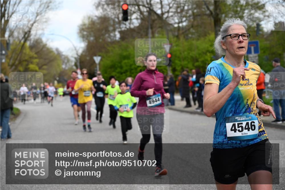 12.04.2026 - 45. Internationalen Wilhelmsburger Insellauf J. Mangold http://msf.ph/oto/9510702 12.04.2026 13:01:03 Ziel 4707, 4696, 5777, 3166, 4702, 4407, 4827, 4622, 5799, 4537, 4538, 4830, 4354, 4772, 4355, 5106, 4332, 5765, 4944, 4546, 5485, 4625, 4637, 3436, 3437, 2578, 4937, 5135, 5135, 5186, 4765, 5167, 4869, 5636, 3954, 5182, 4778, 5692, 4644, 4925, 5351, 5140, 4965, 3154, 4754, 4890, 4888, 4889, 5349, 3726, 5679, 5472, 5807, 5782, 4666, 5781, 5796, 2675 meine-sportfotos.de