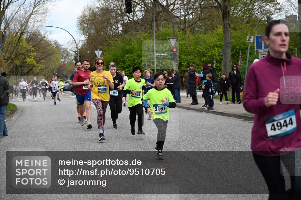 12.04.2026 - 45. Internationalen Wilhelmsburger Insellauf J. Mangold http://msf.ph/oto/9510705 12.04.2026 13:01:04 Ziel 4696, 5777, 3166, 4702, 4407, 4827, 4622, 5799, 4537, 4538, 4830, 4354, 4772, 4355, 5106, 4332, 5765, 4944, 4546, 5485, 4625, 4637, 3436, 3437, 2578, 4937, 5135, 5186, 4765, 5186, 4765, 5167, 4869, 5636, 3954, 5182, 4778, 5692, 4644, 4925, 5351, 5140, 4965, 3154, 4754, 4890, 4888, 4889, 5349, 3726, 4890, 4888, 4889, 5349, 3726, 5679, 5472, 5807, 5782, 4666, 5781, 5796, 2675, 2736 meine-sportfotos.de