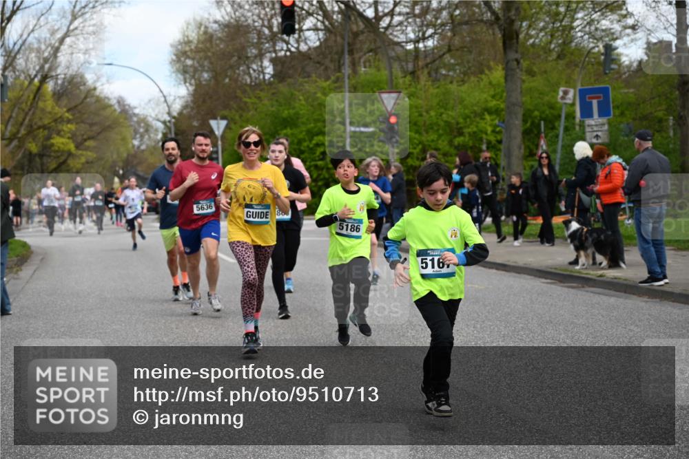 12.04.2026 - 45. Internationalen Wilhelmsburger Insellauf J. Mangold http://msf.ph/oto/9510713 12.04.2026 13:01:05 Ziel 4696, 5777, 3166, 4702, 4407, 4827, 4622, 5799, 4537, 4538, 4830, 4354, 4772, 4355, 5106, 4332, 5765, 4944, 4546, 5485, 4625, 4637, 3436, 3437, 2578, 4937, 5135, 5186, 4765, 5167, 4869, 5636, 3954, 5182, 4778, 5692, 4644, 4925, 5351, 5140, 4965, 3154, 4754, 4890, 4888, 4889, 5349, 3726, 5679, 5472, 5807, 5782, 4666, 5781, 5796, 2675, 2736 meine-sportfotos.de