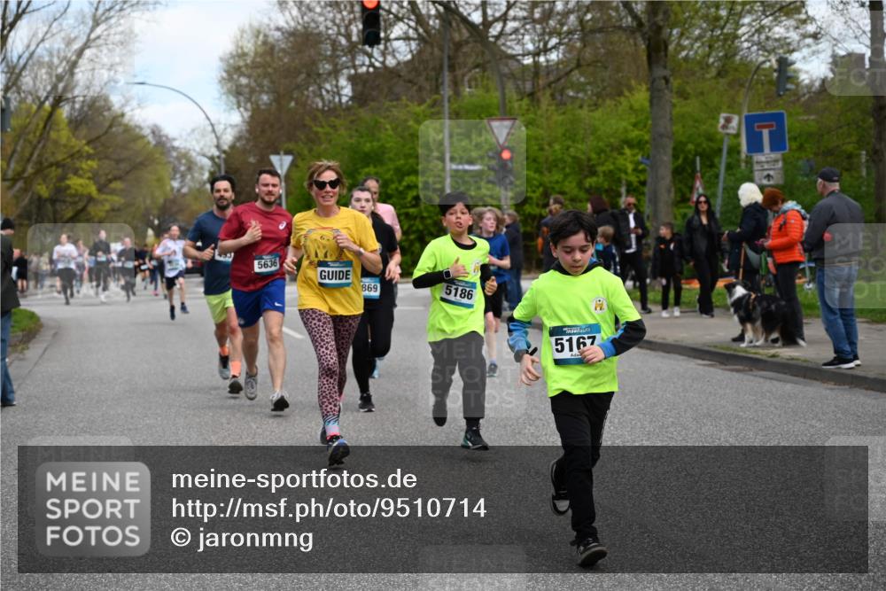 12.04.2026 - 45. Internationalen Wilhelmsburger Insellauf J. Mangold http://msf.ph/oto/9510714 12.04.2026 13:01:05 Ziel 4696, 5777, 3166, 4702, 4407, 4827, 4622, 5799, 4537, 4538, 4830, 4354, 4772, 4355, 5106, 4332, 5765, 4944, 4546, 5485, 4625, 4637, 3436, 3437, 2578, 4937, 5135, 5186, 4765, 5167, 4869, 5636, 3954, 5182, 4778, 5692, 4644, 4925, 5351, 5140, 4965, 3154, 4754, 4890, 4888, 4889, 5349, 3726, 5679, 5472, 5807, 5782, 4666, 5781, 5796, 2675, 2736 meine-sportfotos.de