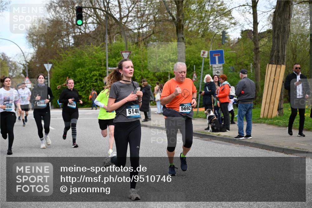 12.04.2026 - 45. Internationalen Wilhelmsburger Insellauf J. Mangold http://msf.ph/oto/9510746 12.04.2026 13:01:14 Ziel 4622, 5799, 4537, 4538, 4830, 4354, 4772, 4355, 5106, 4332, 5765, 4944, 4546, 5485, 4625, 4637, 3436, 3437, 2578, 4937, 5135, 5186, 4765, 5167, 4869, 5636, 3954, 5182, 4778, 5692, 4644, 4925, 5351, 5140, 4965, 3154, 4754, 3154, 4754, 4890, 4888, 4889, 5349, 3726, 5679, 5472, 5807, 5782, 4666, 5781, 5796, 2675, 2736, 3995, 5188, 5852 meine-sportfotos.de