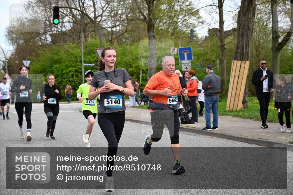 12.04.2026 - 45. Internationalen Wilhelmsburger Insellauf J. Mangold http://msf.ph/oto/9510748 12.04.2026 13:01:14 Ziel 4622, 5799, 4537, 4538, 4830, 4354, 4772, 4355, 5106, 4332, 5765, 4944, 4546, 5485, 4625, 4637, 3436, 3437, 2578, 4937, 5135, 5186, 4765, 5167, 4869, 5636, 3954, 5182, 4778, 5692, 4644, 4925, 5351, 5140, 4965, 3154, 4754, 3154, 4754, 4890, 4888, 4889, 5349, 3726, 5679, 5472, 5807, 5782, 4666, 5781, 5796, 2675, 2736, 3995, 5188, 5852 meine-sportfotos.de