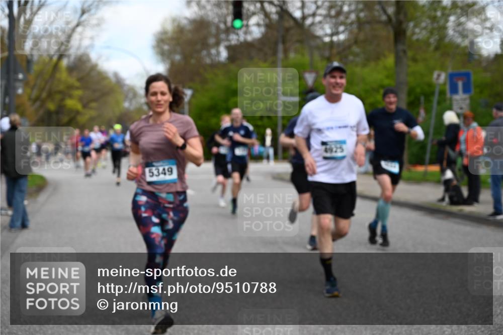 12.04.2026 - 45. Internationalen Wilhelmsburger Insellauf J. Mangold http://msf.ph/oto/9510788 12.04.2026 13:01:19 Ziel 4830, 4354, 4772, 4355, 5106, 4332, 5765, 4944, 4546, 5485, 4625, 4637, 3436, 3437, 2578, 4937, 5135, 5186, 4765, 5167, 4869, 5636, 3954, 5182, 4778, 5692, 4644, 4925, 5351, 5140, 4965, 3154, 4754, 4890, 4888, 4889, 5349, 3726, 5679, 5472, 5472, 5807, 5782, 4666, 5781, 5796, 2675, 2736, 3995, 5188, 5852, 3626, 5409, 5059, 2083 meine-sportfotos.de