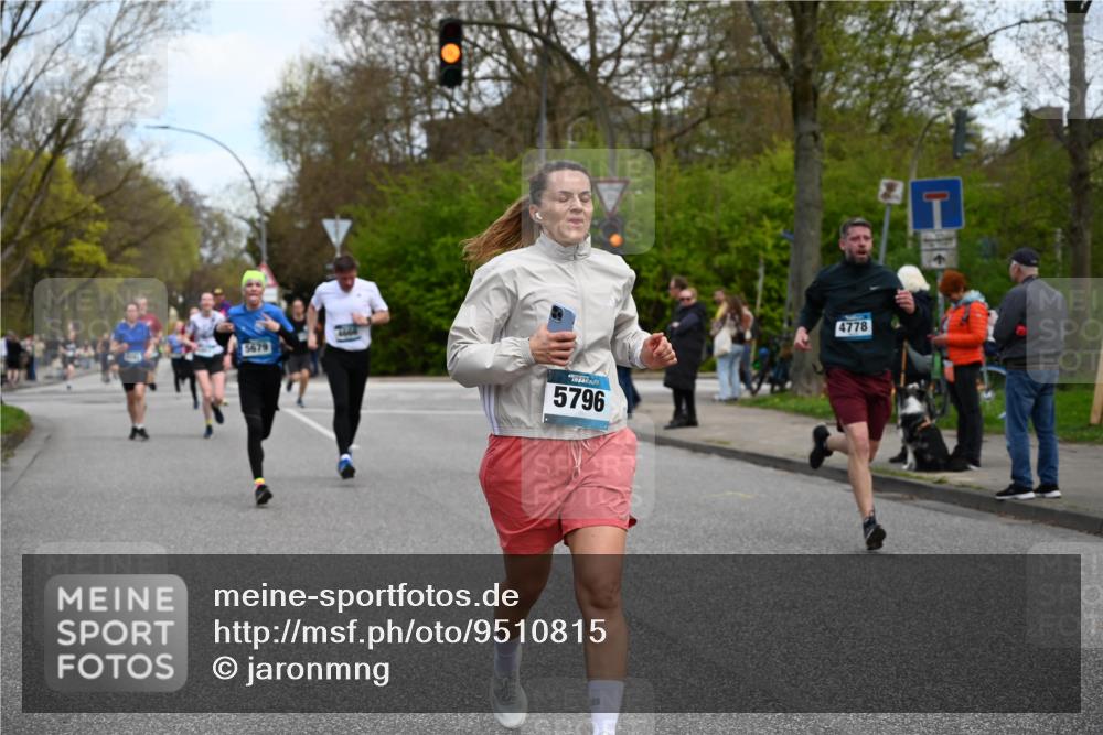 12.04.2026 - 45. Internationalen Wilhelmsburger Insellauf J. Mangold http://msf.ph/oto/9510815 12.04.2026 13:01:23 Ziel 4944, 4546, 5485, 4625, 4637, 3436, 3437, 2578, 4937, 5135, 5186, 4765, 5167, 4869, 5636, 3954, 5182, 4778, 5692, 4644, 4925, 5351, 5140, 4965, 3154, 4754, 4890, 4888, 4889, 5349, 3726, 5679, 5472, 5807, 5782, 4666, 5781, 5796, 2675, 2736, 3995, 5188, 5852, 3626, 5409, 5059, 2083, 5176, 4423 meine-sportfotos.de