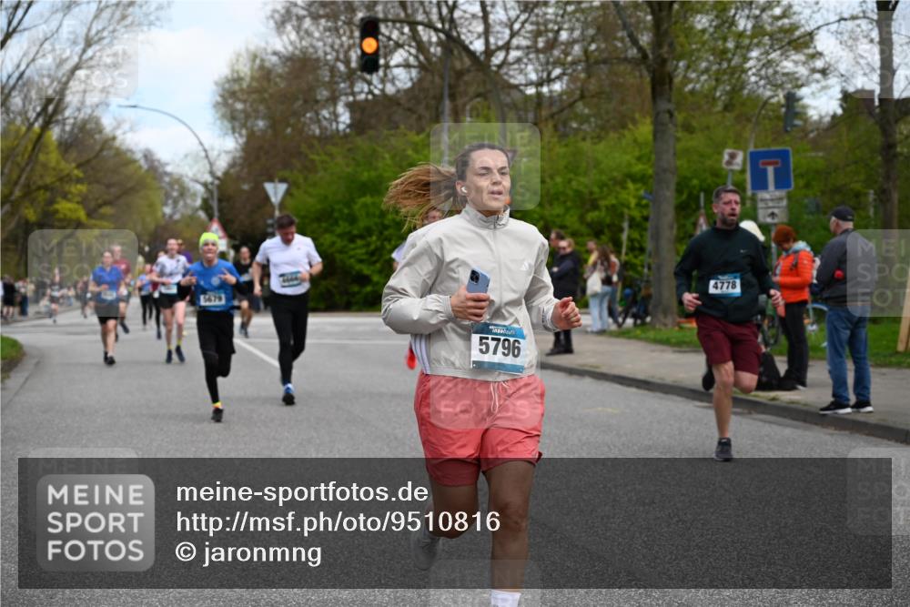 12.04.2026 - 45. Internationalen Wilhelmsburger Insellauf J. Mangold http://msf.ph/oto/9510816 12.04.2026 13:01:23 Ziel 4944, 4546, 5485, 4625, 4637, 3436, 3437, 2578, 4937, 5135, 5186, 4765, 5167, 4869, 5636, 3954, 5182, 4778, 5692, 4644, 4925, 5351, 5140, 4965, 3154, 4754, 4890, 4888, 4889, 5349, 3726, 5679, 5472, 5807, 5782, 4666, 5781, 5796, 2675, 2736, 3995, 5188, 5852, 3626, 5409, 5059, 2083, 5176, 4423 meine-sportfotos.de